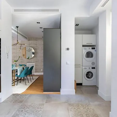 Apartamento Lovely - Up To 6 Guests