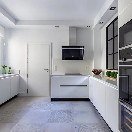 Appartamento Lovely - Up To 6 Guests